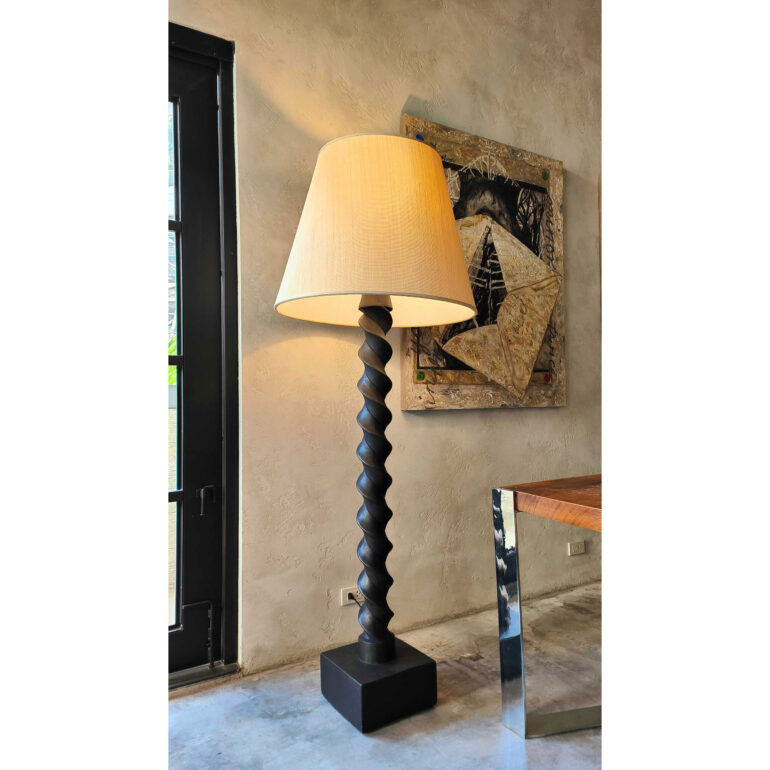 Balustrado Floor Lamp | Black - Image 2