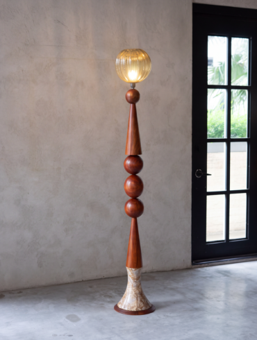 Dada Lamp in Wood | Yellow Danish Glass